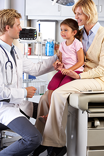 Доктор определит детскую гепатомегалию и назначит лечение